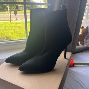Steve Madden sz 10  sock ankle heel boot worn 1x Box included